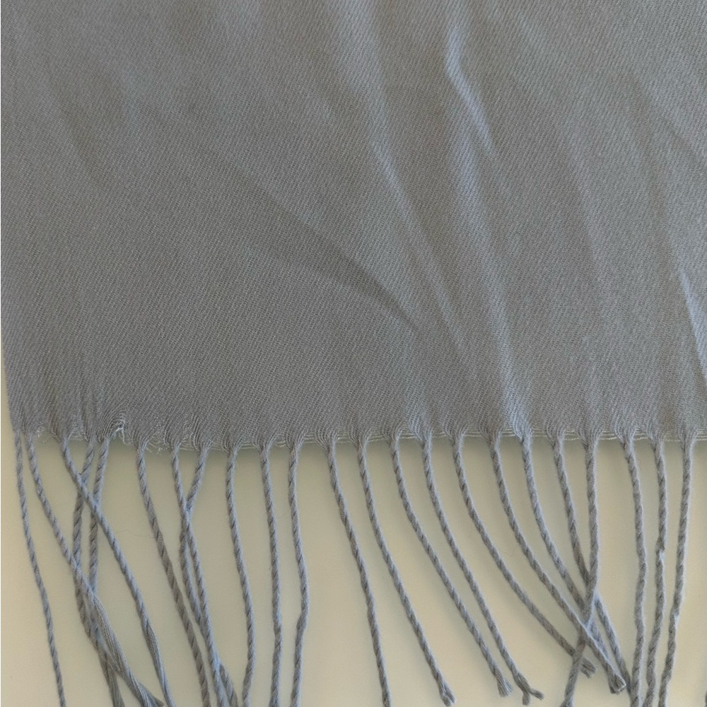NWOT | Cashmere & Wool Blend Silver / Light Grey Scarf / Wrap / Shawl - Picture 7 of 10